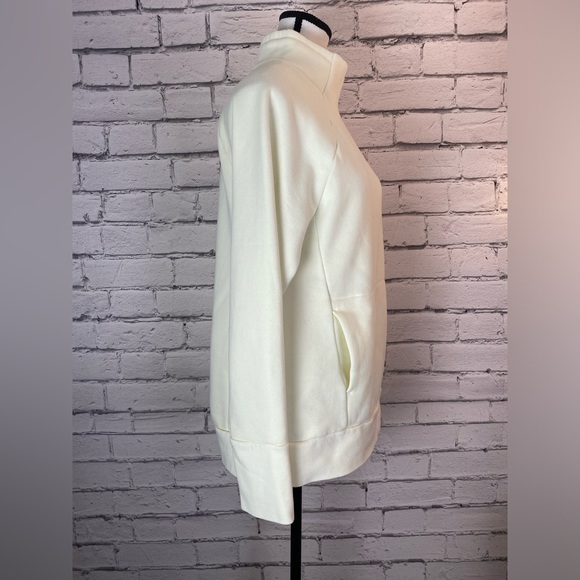 Fabletics Womens Modern Cream Fleece Pullover Sweatshirt Thumb Holes Size Medium - Picture 4 of 12